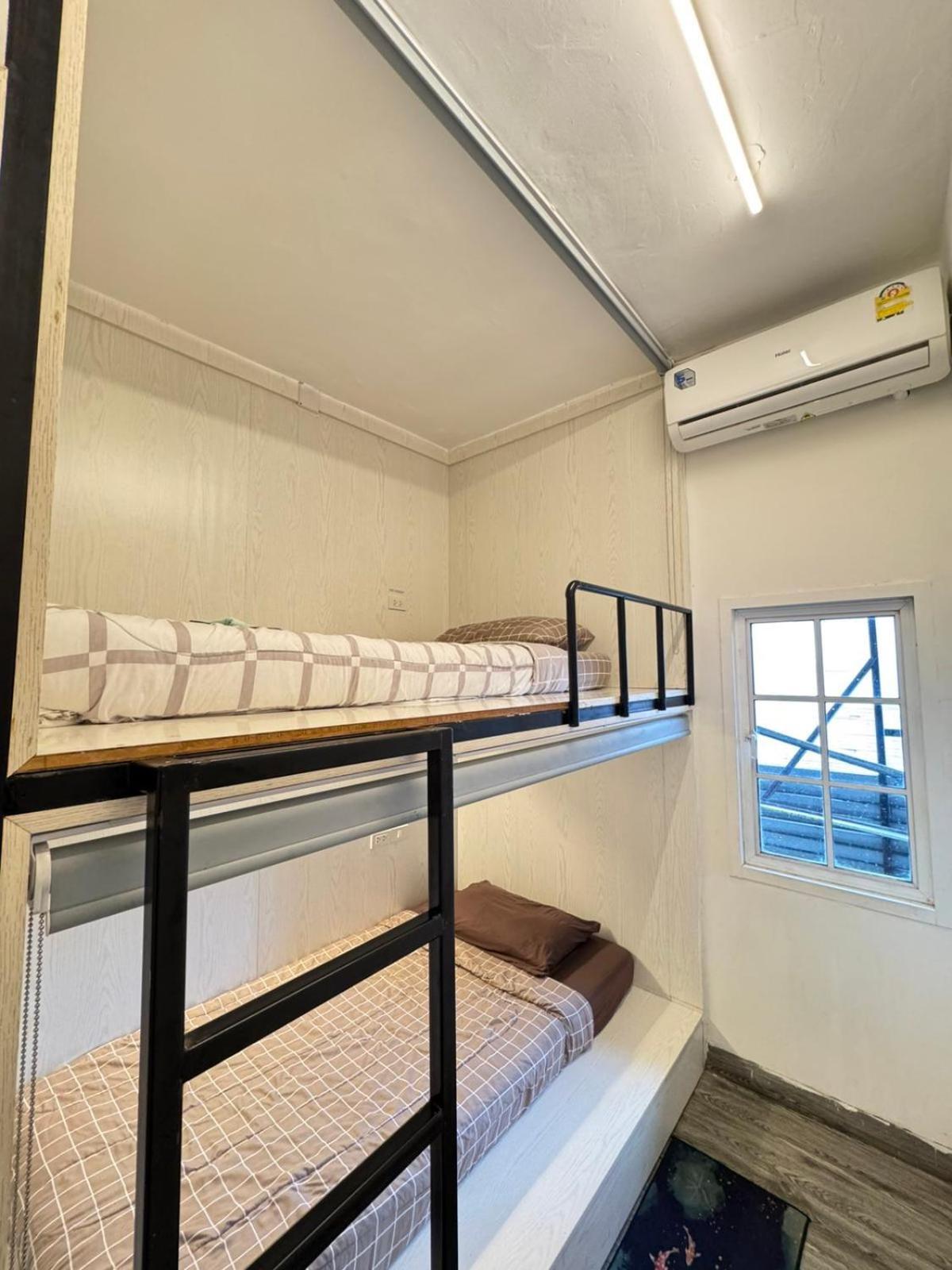 Comfy Crib Hostel *